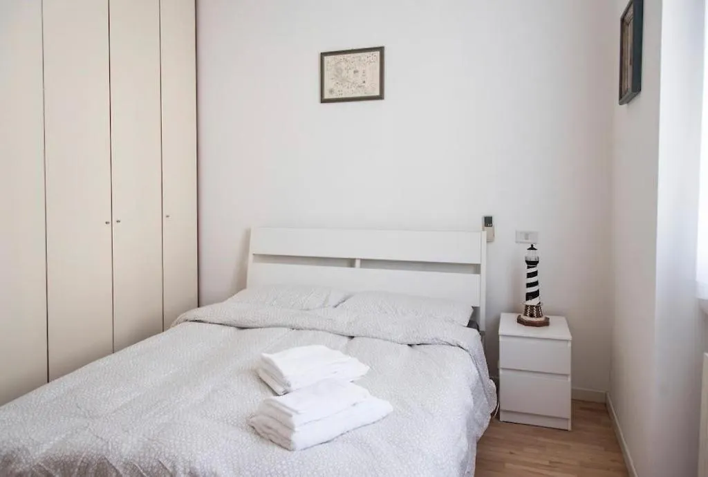 Joivy Classic Flat Near Basilica Di Sant'Ambrogio Apartment Milan Italy