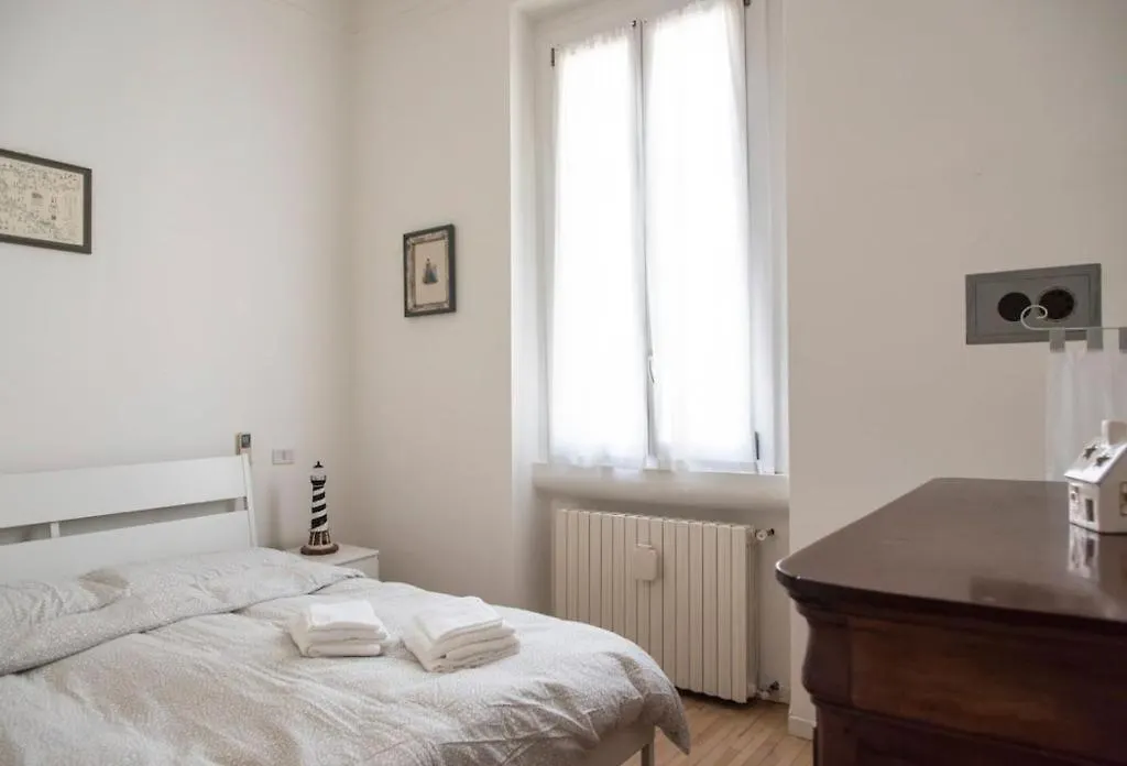 Joivy Classic Flat Near Basilica Di Sant'Ambrogio Apartment Milan Italy